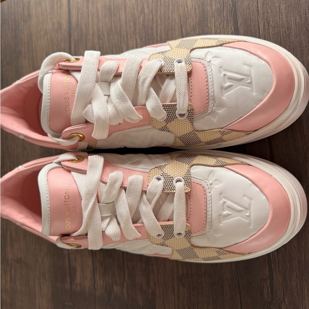 Louis Vuitton Pink Time Out Sneakers Leather Detail - Picture 4 of 10